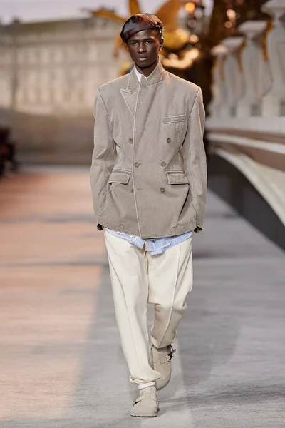 Look 35